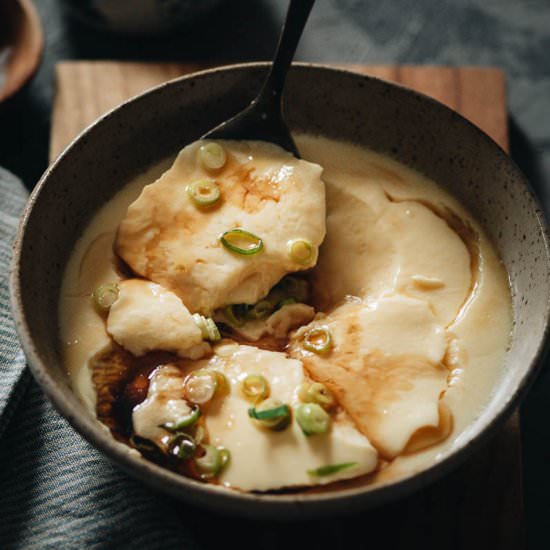 Chinese Steamed Eggs (鸡蛋羹) - Recipe photo by omnivorescookbook