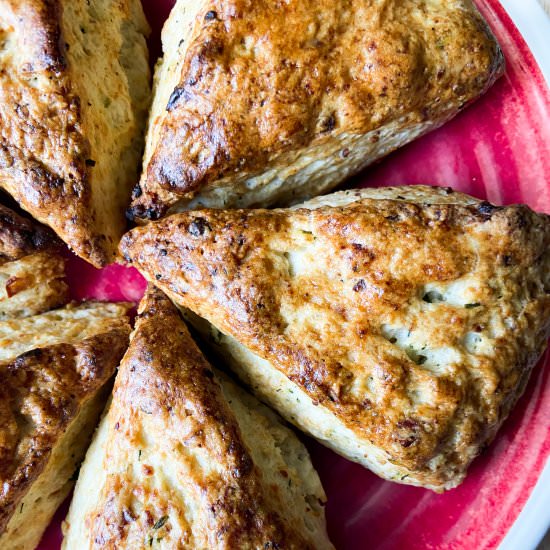 Feta Scones with Dill and Chives - Recipe photo by Sugarylogic