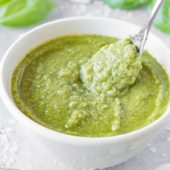 Keto pesto with walnuts - Recipe photo by HereToCook
