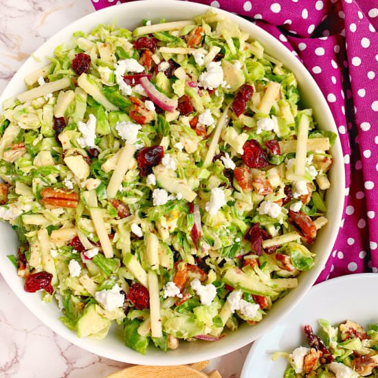 Brussels Sprouts and Apple Salad - Recipe photo by Theyummymuffin