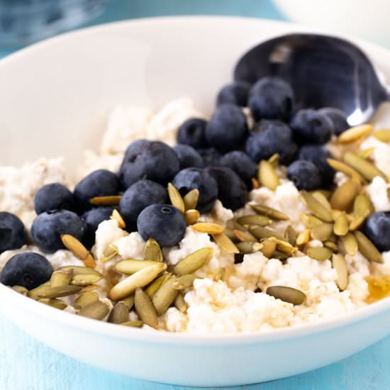 Blueberry Cottage Cheese Overnight - Recipe photo by Kelli @ Hungry Hobby