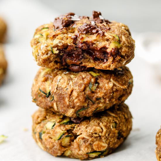 healthy zucchini oatmeal cookies - Recipe photo by okonomi kitchen