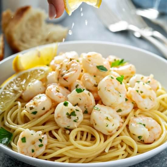 Unforgettable Lemon Garlic Shrimp - Recipe photo by sweetbasil