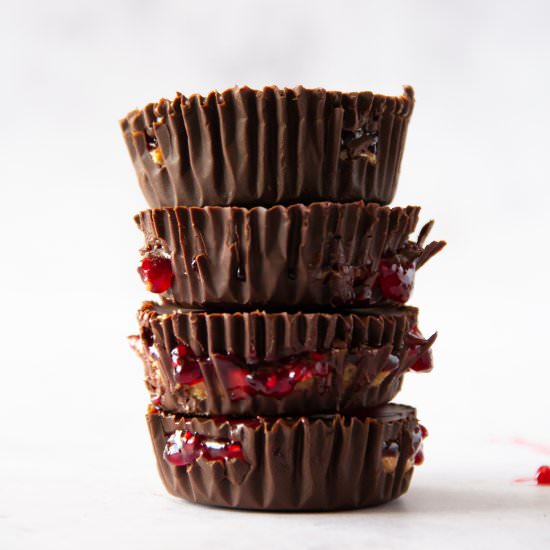 Homemade PB & J Cups - Recipe photo by mapleetchocolat