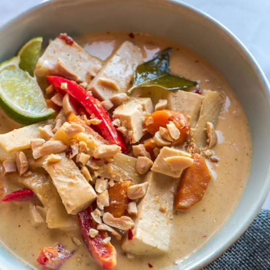 Thai Panang Curry with Tofu - Recipe photo by Sixhungryfeet