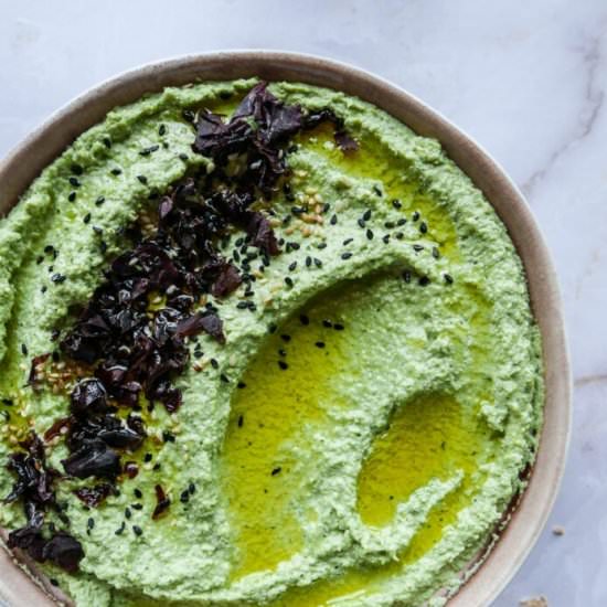 Edamame Hummus - Recipe photo by Sixhungryfeet
