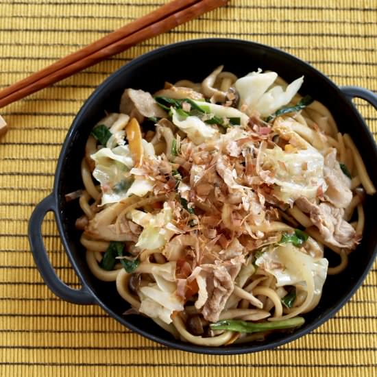 Yaki Udon (Stir-Fried Udon Noodles) - Recipe photo by ochikeron