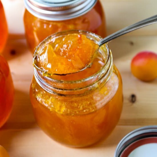 Apricot Jam - Recipe photo by the food blog