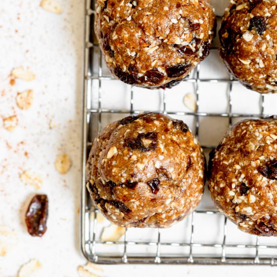 Oatmeal Cookie Date Balls - Recipe photo by SprinklesandSeaSalt