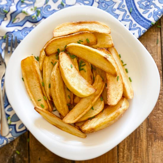 Perfect Golden Fried Potatoes - Recipe photo by Spain on a Fork