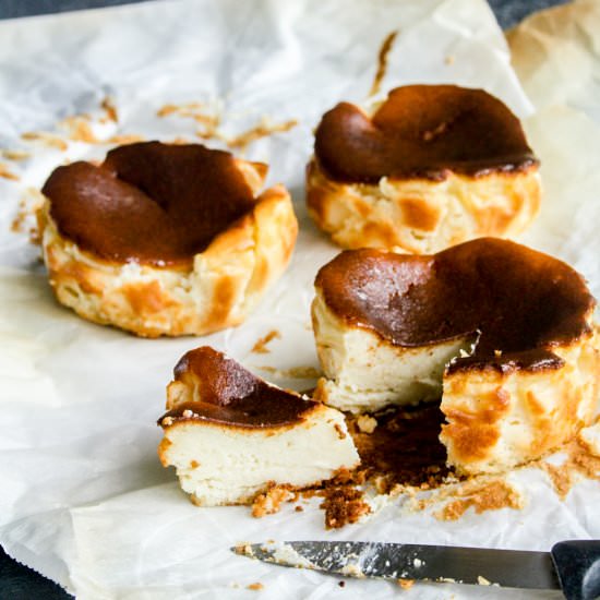 Mini Basque Burnt Cheesecake - Recipe photo by The Desserted Girl