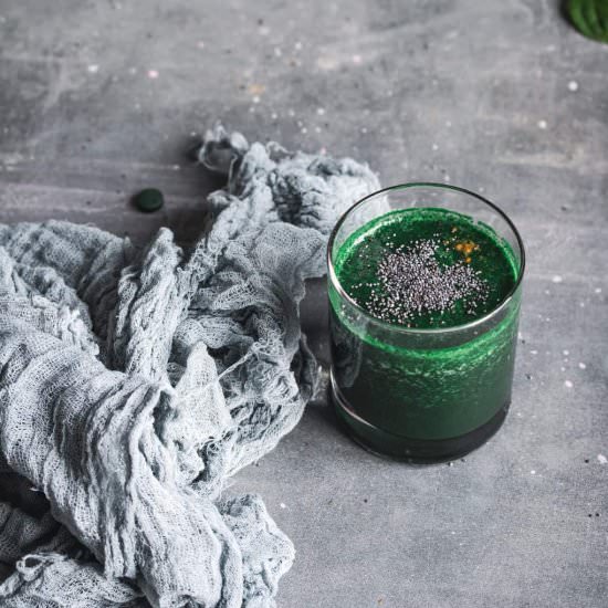 spirulina smoothie - Recipe photo by hellonatural