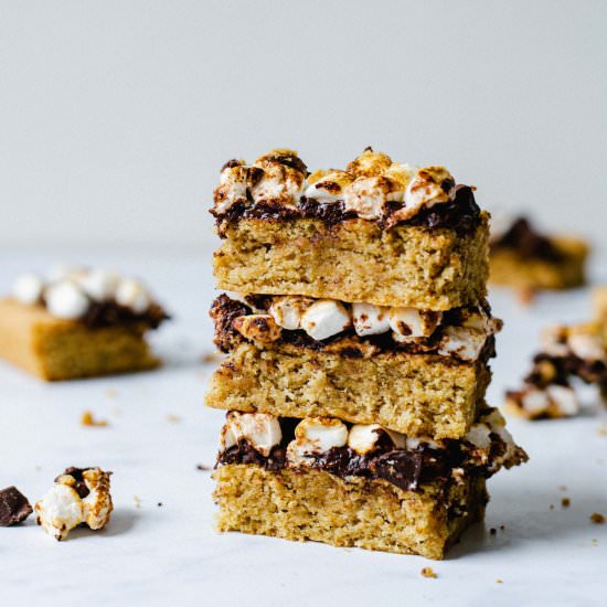 S'mores bars (low FODMAP + GF) - Recipe photo by Shecanteatwhat