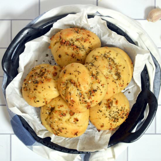 Garlic Knots - Recipe photo by Jaja Bakes