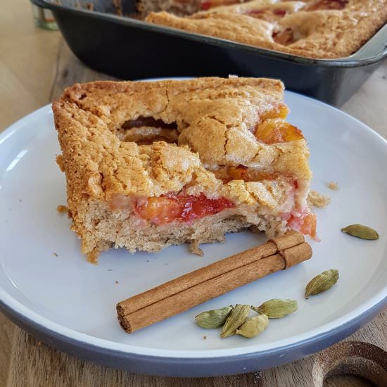 Vegan Chai Spiced Sweet Plum Cake - Recipe photo by Veganbaker