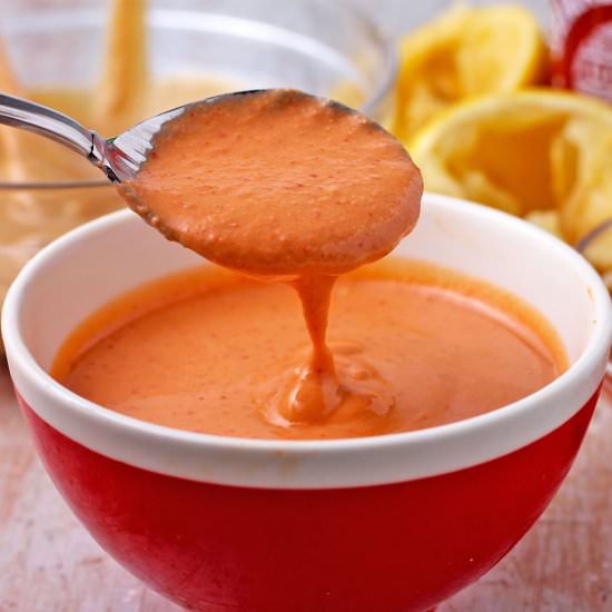 Fiery Sriracha-Tahini dressing - Recipe photo by veganwithgusto