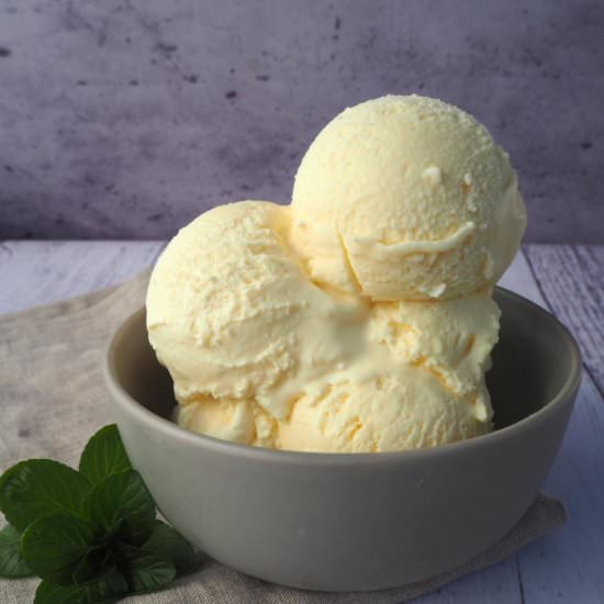 Easy vanilla ice cream - Recipe photo by Keep Calm and Eat Ice Cream