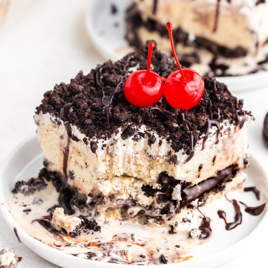 Oreo Ice Cream Cake - Recipe photo by EasyBudgetRecipes