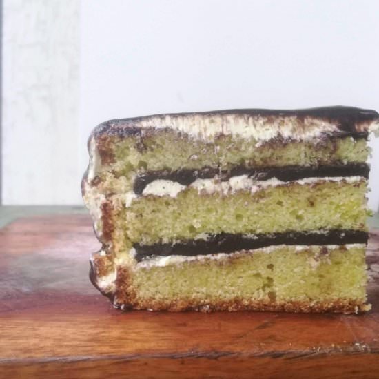 Pistachio layer cake - Recipe photo by Flours n frostings