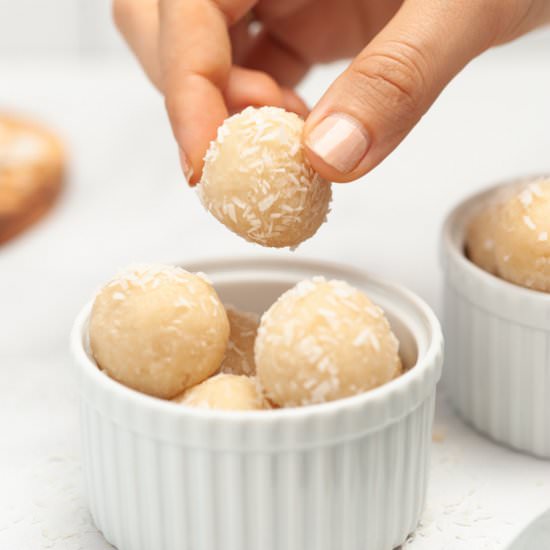 Vegan Coconut Balls - Recipe photo by avocadocentric