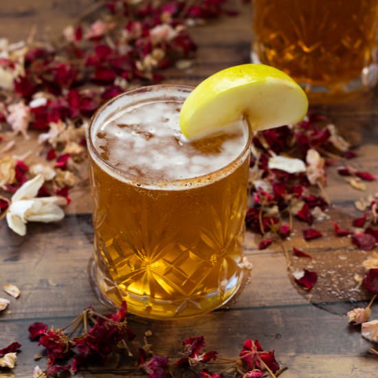 Apple Cider Cocktail with Bourbon - Recipe photo by alwaysusebutter