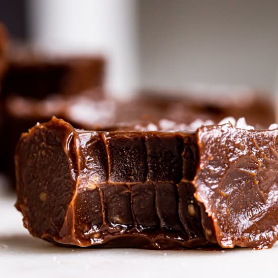 Pumpkin Spice Chocolate Fudge - Recipe photo by Healthy Little Vittles
