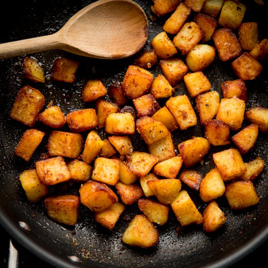 Sautéed Potatoes with Garlic - Recipe photo by KitchenSanctuary