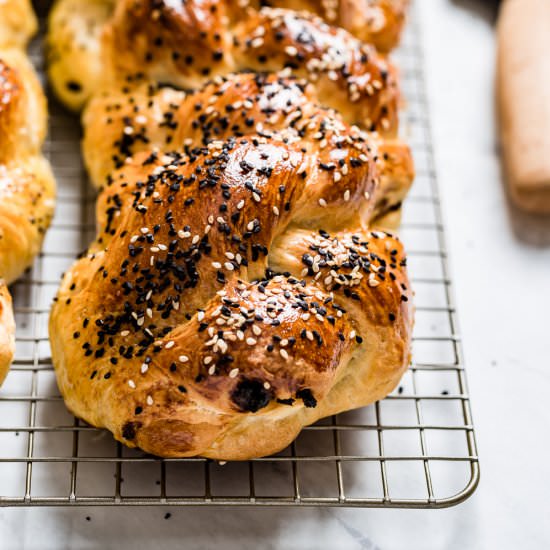 Challah Bread - Recipe photo by foolproofliving.com