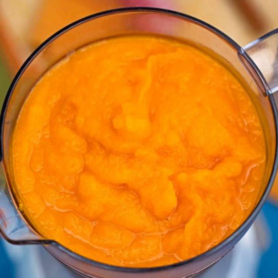 How To Make Pumpkin Puree - Recipe photo by peasandpeonies