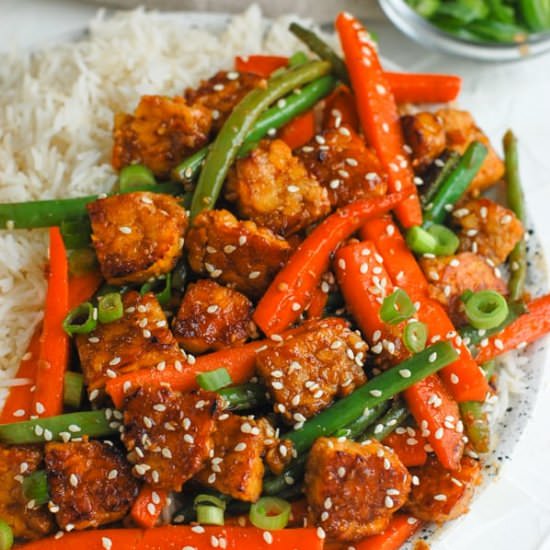 Sesame Ginger Tempeh Stir Fry - Recipe photo by erinliveswhole
