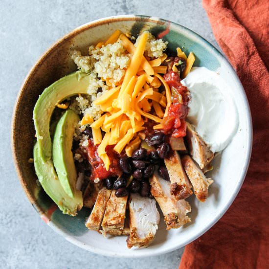 Mexican Chicken and Quinoa Bowl - Recipe photo by Sweetphi