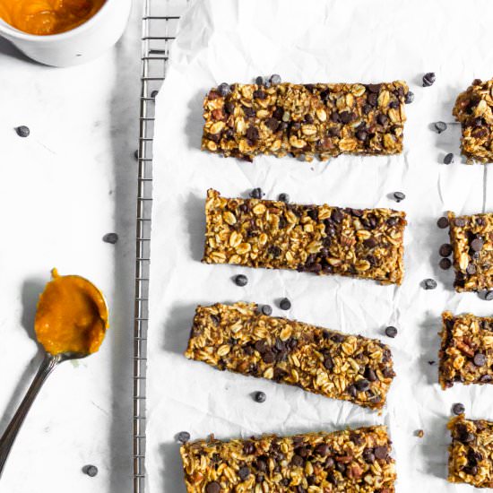 Pumpkin Chocolate Chip Granola Bars - Recipe photo by bake and bacon