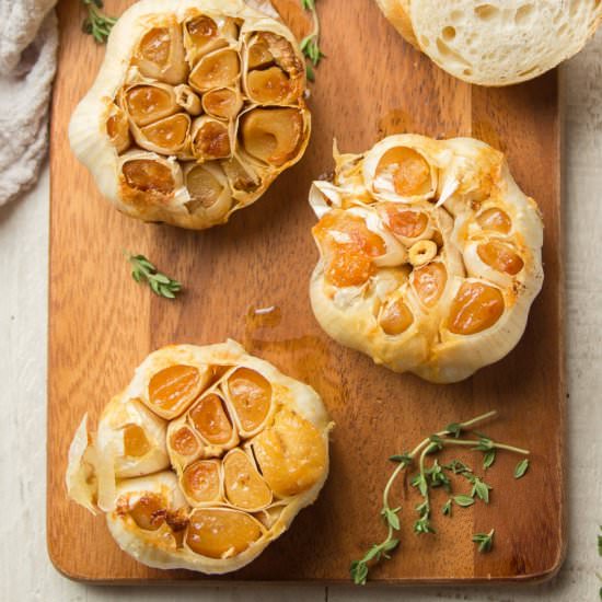 How to Roast Garlic - Recipe photo by Connoisseurus Veg
