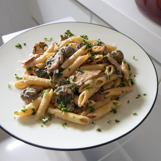 Creamy tomato sauce chicken penne - Recipe photo by foodmakesmehappy