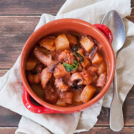 Stewed baby octopus with potatoes - Recipe photo by streghetta in cucina