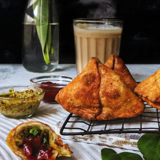 Keema Samosa/Mangsher Singara - Recipe photo by TheEpicureanfeast