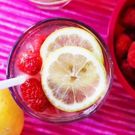 Raspberry Lemonade - Recipe photo by pipandebby
