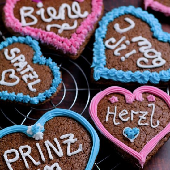 Gingerbread Hearts -Lebkuchenherzen - Recipe photo by JayWadams