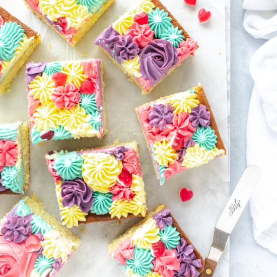 vanilla tray bake cake - Recipe photo by CrumbsCorkscrews
