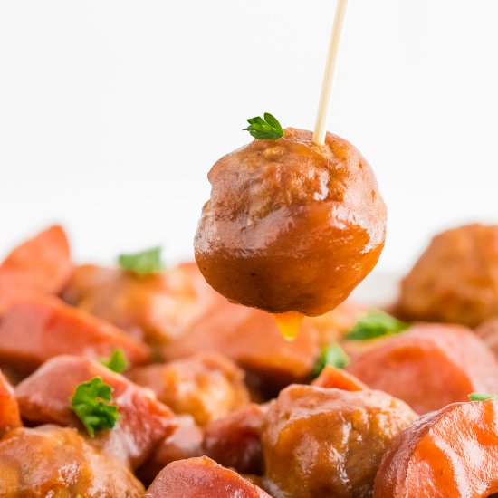 Crockpot Cranberry Meatballs - Recipe photo by EasyBudgetRecipes
