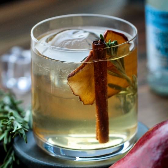 Autumn Gin & Tonic - Recipe photo by peanutbutterandfitness
