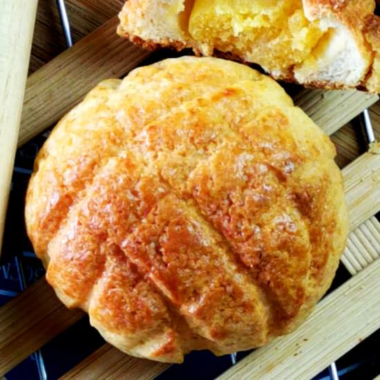 Pineapple bun 菠蘿包 - Recipe photo by Taste of Asian Food