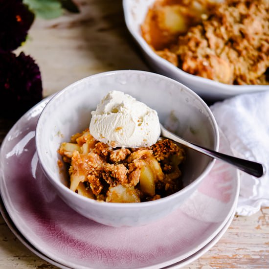 Cinnamon Apple Crisp - Recipe photo by evashiva