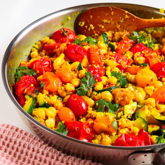 Turmeric quinoa vegan dinner - Recipe photo by FOOD HEAL