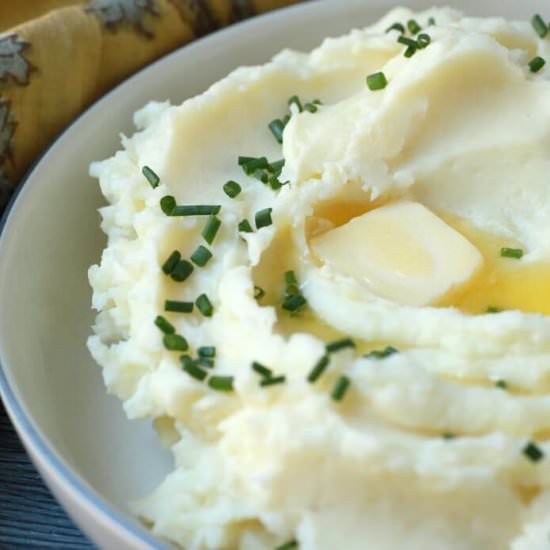 Simple Buttermilk Mashed Potatoes - Recipe photo by dishnthekitchen
