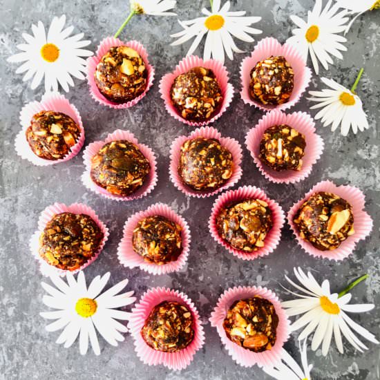 Dry fruits laddu - Recipe photo by spicytamarind