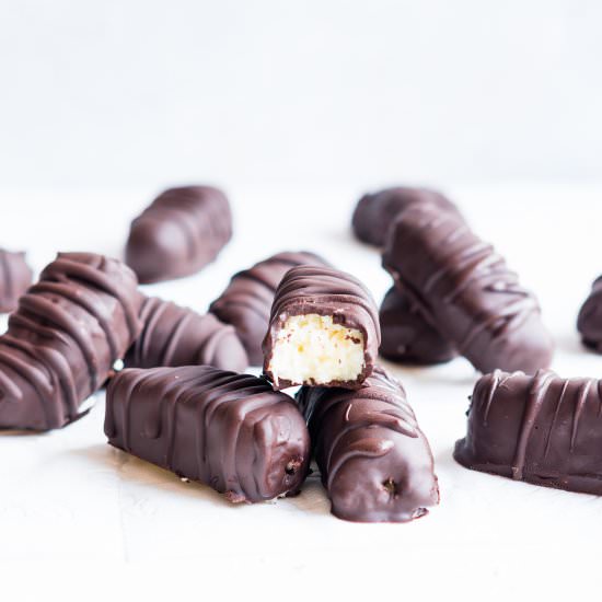 Homemade Dark Chocolate Bounty - Recipe photo by La cuisine de Geraldine