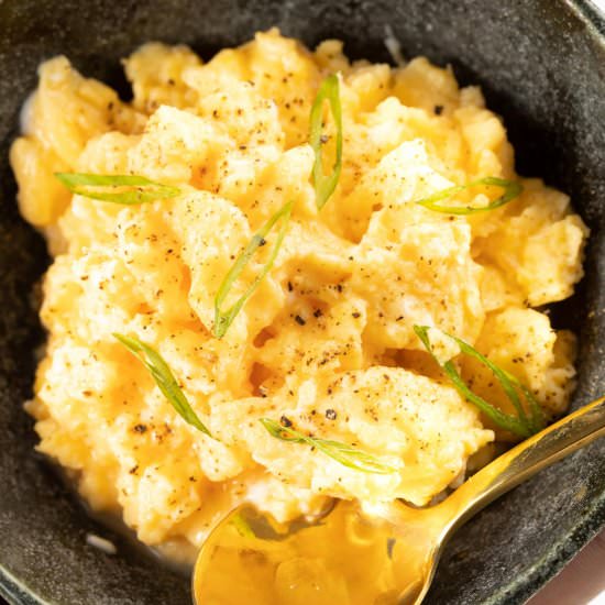 Simple Scrambled Eggs - Recipe photo by healthyrecipes101