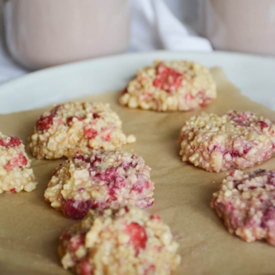 No-Bake Strawberry Cashew Cookies - Recipe photo by cocos green deli