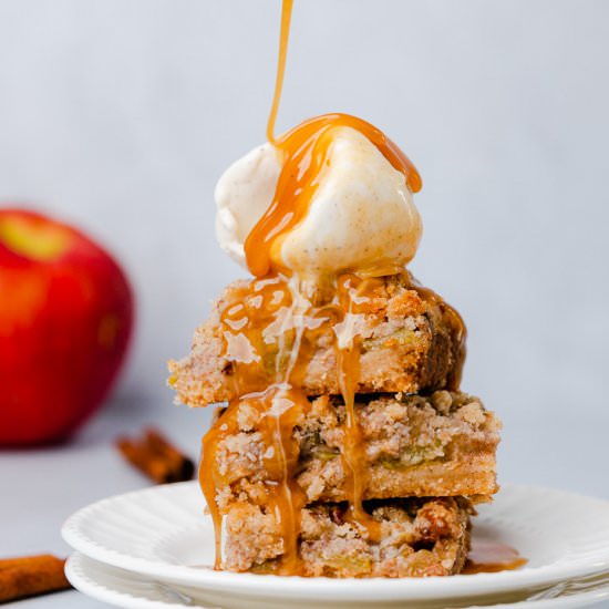 Healthy Keto Apple Crumble Bars - Recipe photo by afullliving